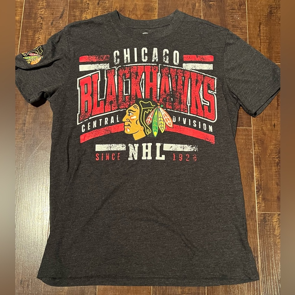 Chicago Blackhawks Shirt - Men’s Medium - In great condition.